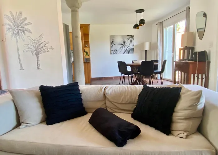 Port Chambly Riverfront Villa